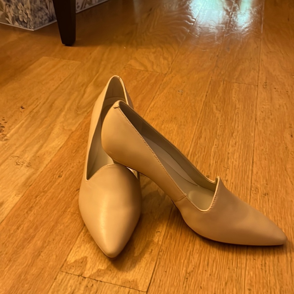 Tan 3 inch heel pump never worn.